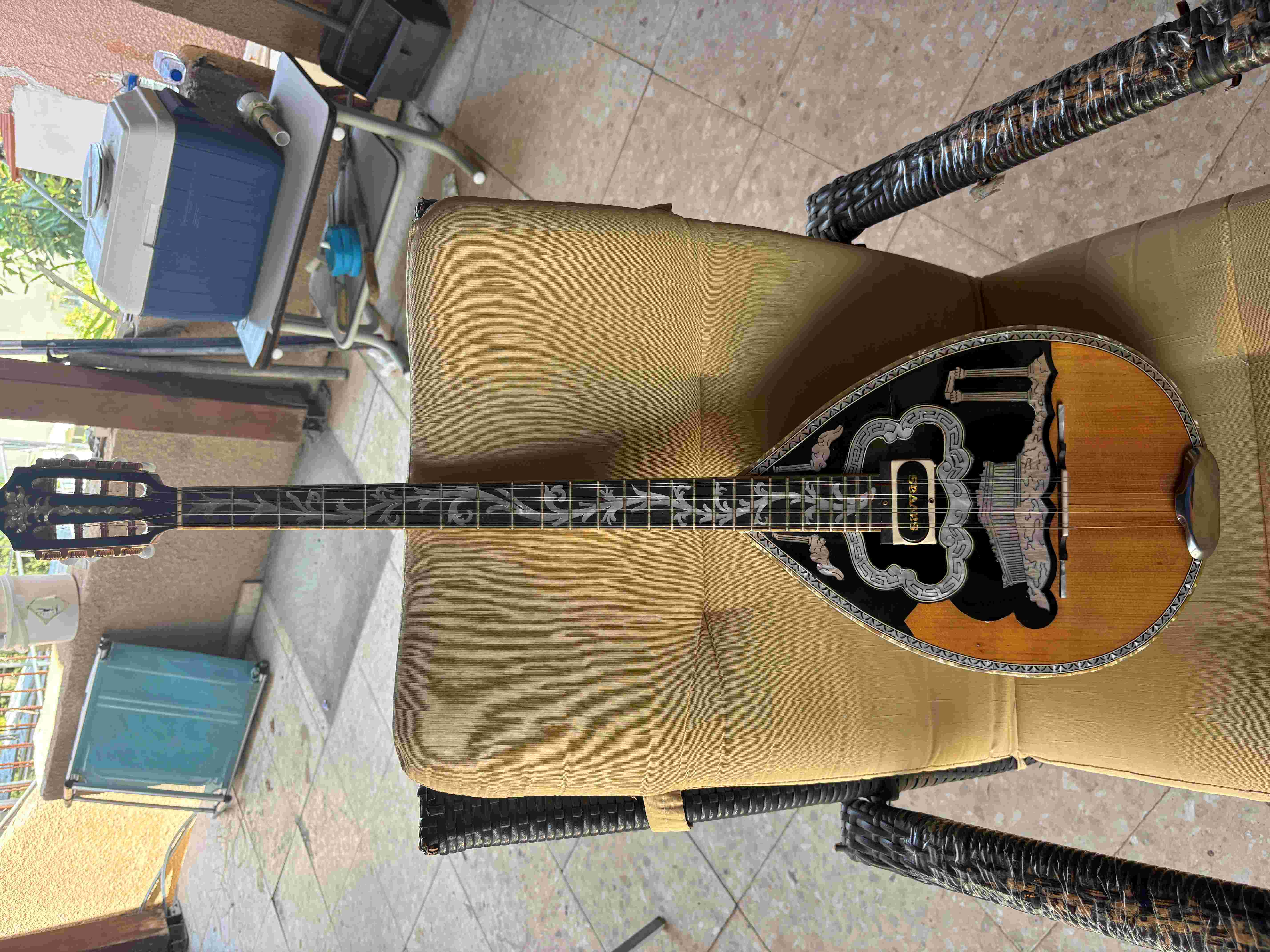 Bouzouki after setup