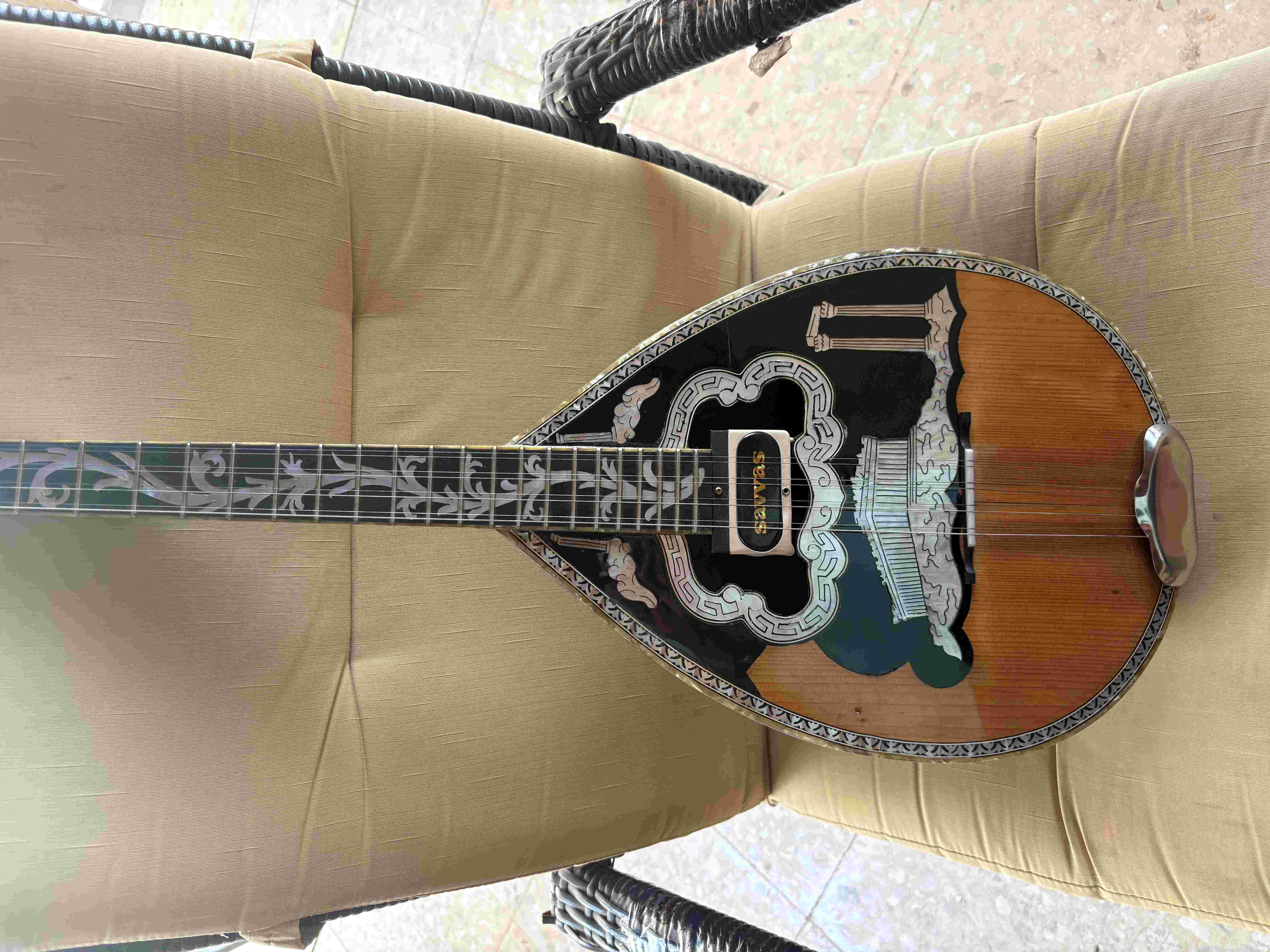 Bouzouki before setup