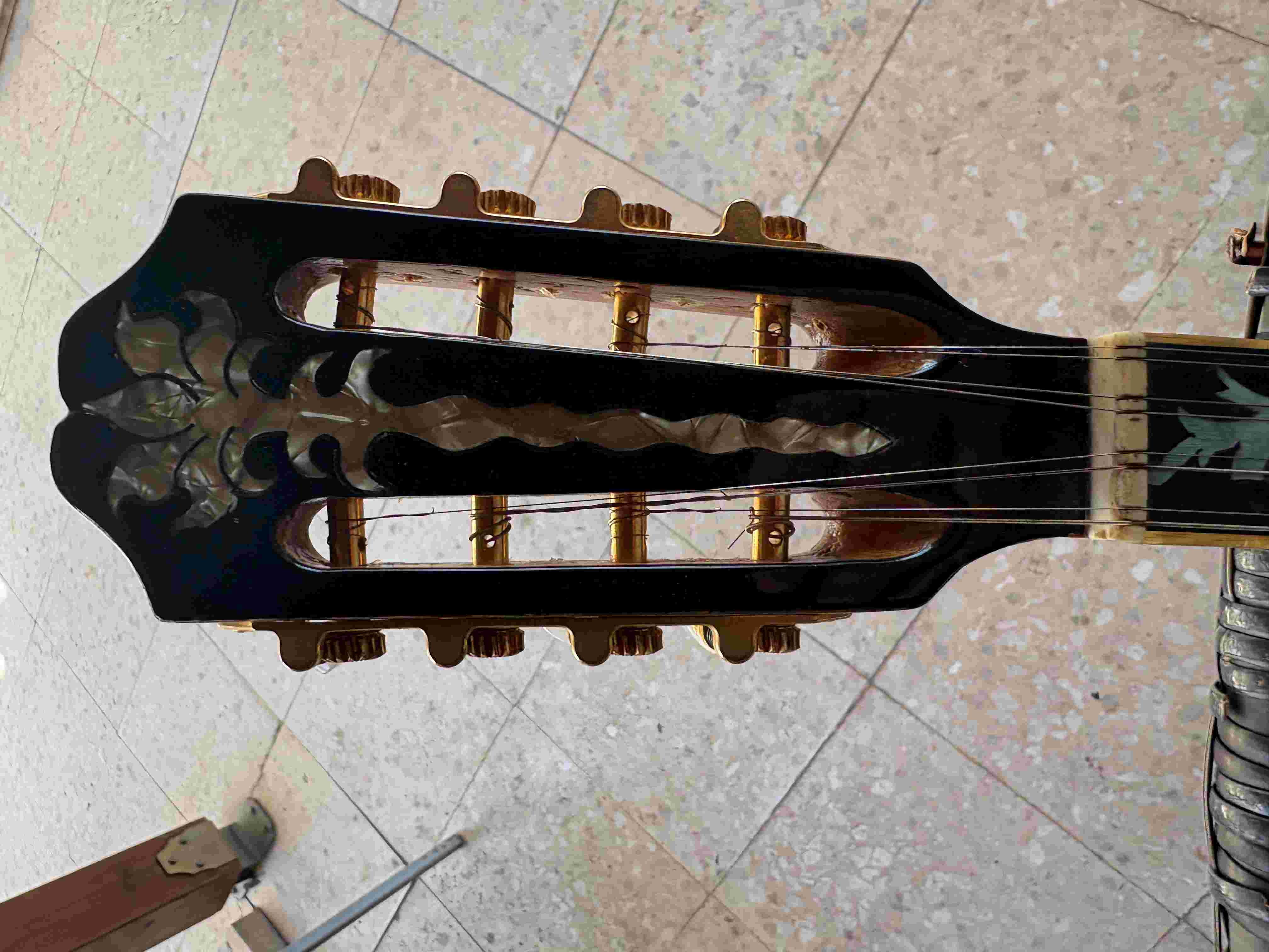 Bouzouki before setup